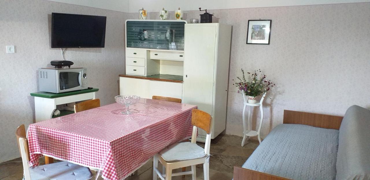 Rural Apartment Carolina Zrenj エクステリア 写真