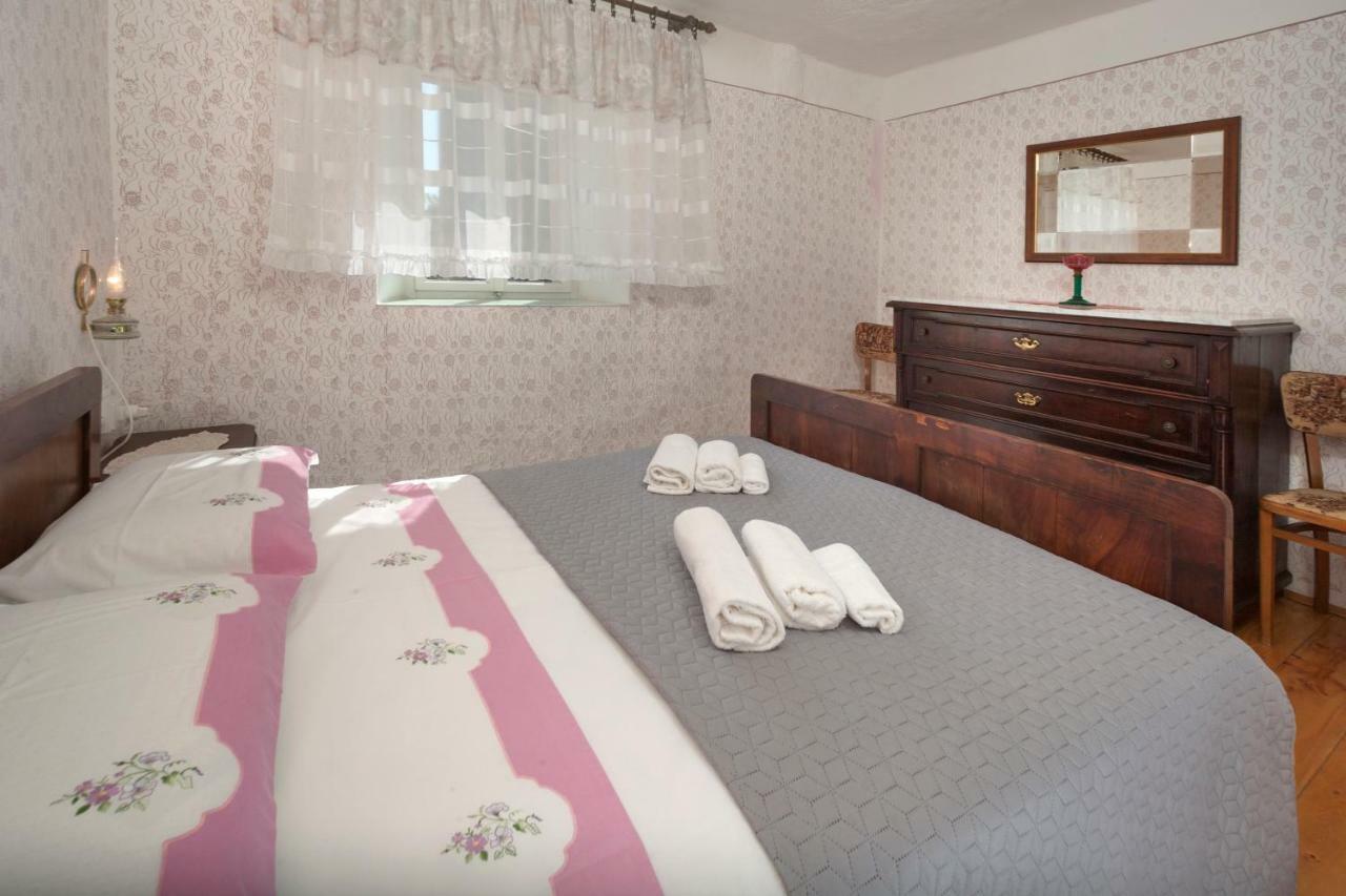 Rural Apartment Carolina Zrenj エクステリア 写真