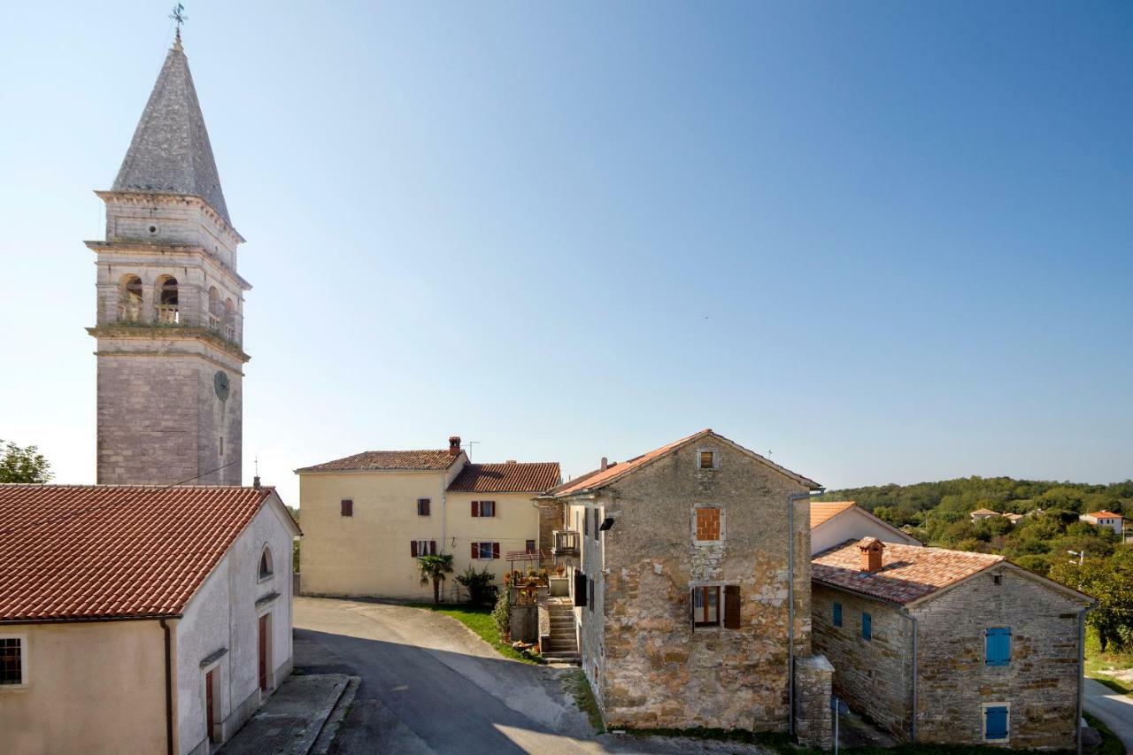 Rural Apartment Carolina Zrenj エクステリア 写真