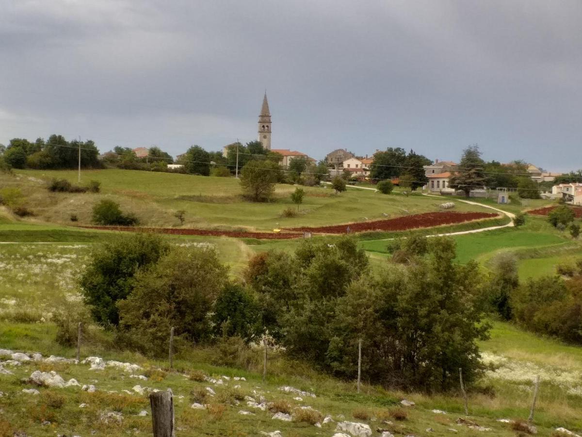 Rural Apartment Carolina Zrenj エクステリア 写真